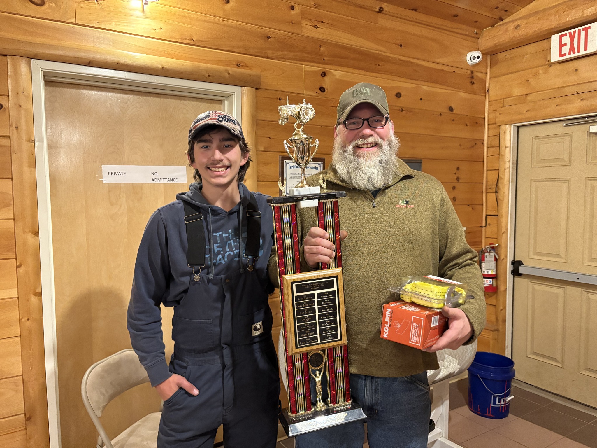 24 baquetRockpile Award to Norm Elliott
