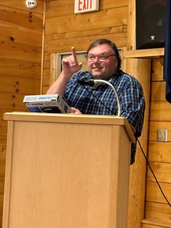auctioneer tom drew